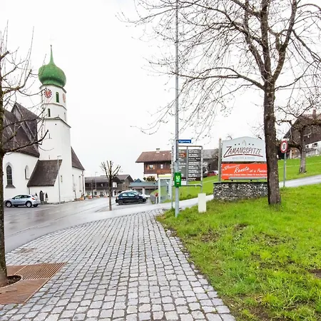 Modern In With Balcony Apartment