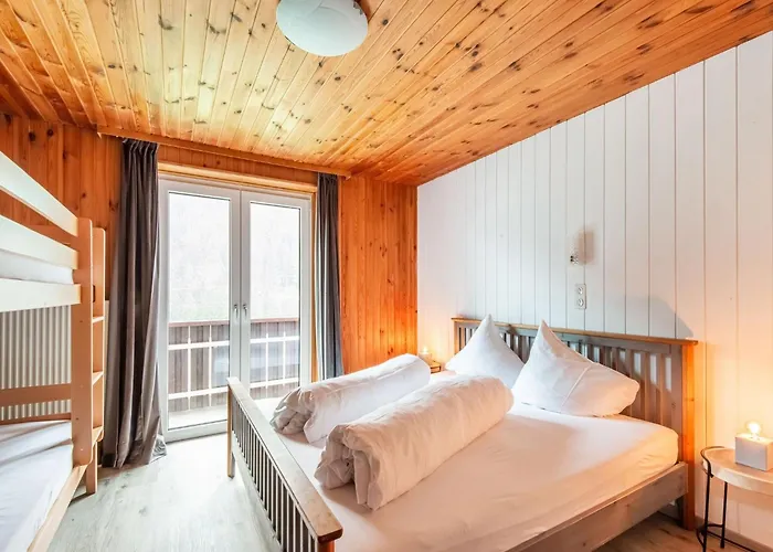 Modern In With Balcony Apartment *