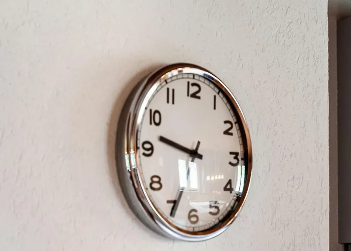 Modern In With Balcony Apartment